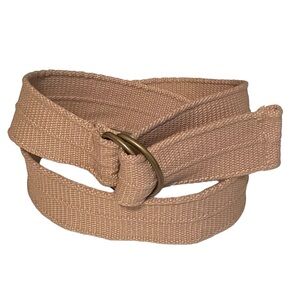 Adjustable light brown woven‎ cotton belt.
Matte gold colored buckle. EUC